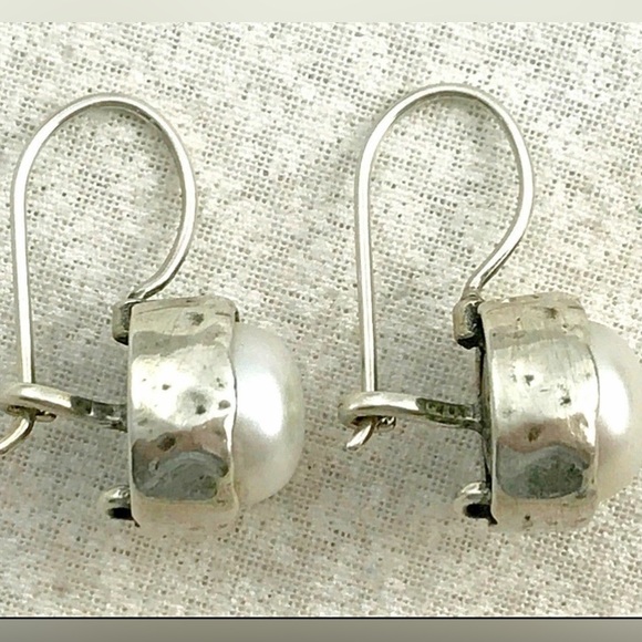Silpada Vintage RARE Sterling Silver & Genuine Pearl Margarite Hammered Earrings - Picture 5 of 8